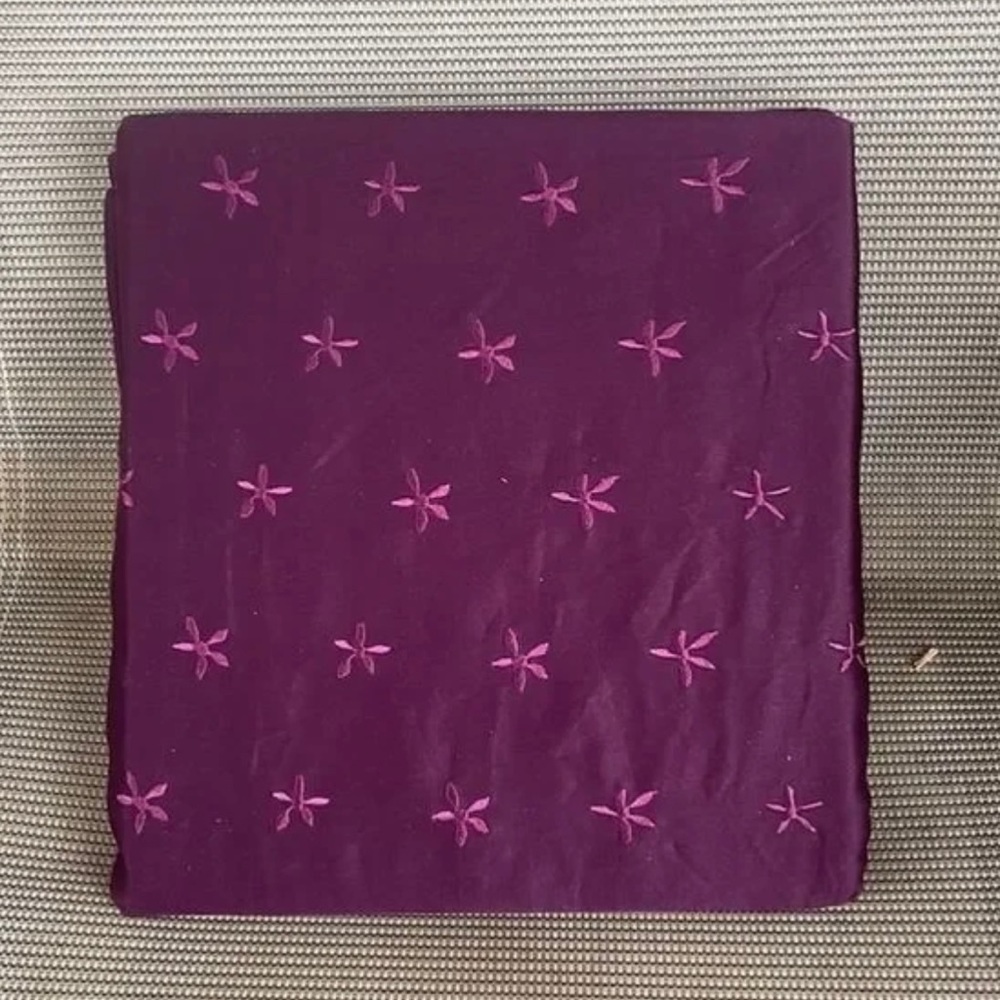 Tana Brodyr Purple Lilac Queen Size
3pc Duvet Cover Set